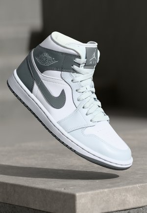 AIR JORDAN 1 MID - High-top trainers - white/smoke grey/pure platinum