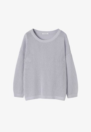 Svetlo-lavenderni pleteni pulover s prostim krojem, širokim okroglim izrezom in rebrastimi manšeti. Ima odprt vzorec skozi celotno površino.