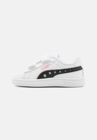 Weiße Sneakers mit schwarzen und rosa Akzenten, ausgestattet mit Klettverschlüssen und glitzernden Details an der Seite. Hergestellt aus glattem Leder.