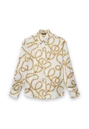 Chemise blanche à manches longues avec un motif de chaîne dorée, col boutonné et texture de tissu lisse. Design comprenant des motifs de chaînes entrelacées.