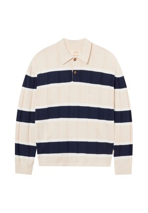 Pullover met lange mouwen en kraag, voorzien van beige, wit en marineblauwe horizontale strepen, met twee bruine knopen bij de halslijn.