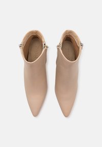 Zign Stivaletti con tacco - beige