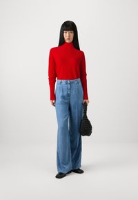 DRYKORN LIORA - Strikkegenser - red