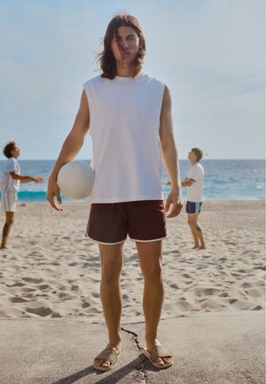 PULL&BEAR, CONTRAST PANEL - BOARD SHORTS - Plavecké šortky  - brown