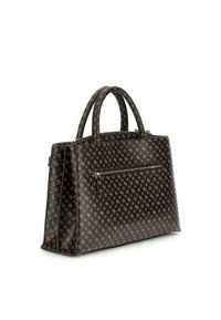 Borsa a tracolla in pelle nera con finitura texturizzata, caratterizzata da un motivo a logo marrone ripetuto, manici doppi e una tasca frontale con zip.