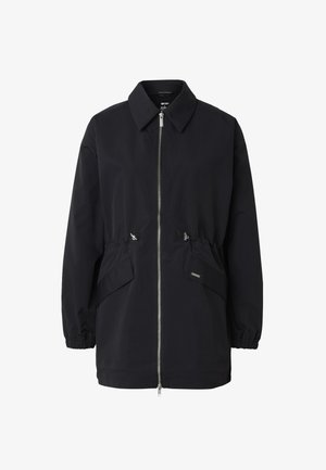 Schwarze Jacke mittlerer Länge mit Frontreißverschluss, verstellbaren Taillen-Zugbändern, Klappentaschen, elastischen Bündchen und spitzem Kragen.