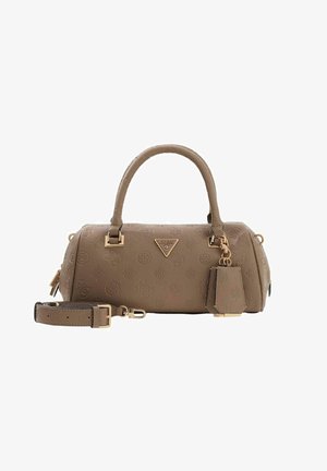 Sac à main marron texturé avec deux poignées supérieures, bandoulière amovible, accents en métal doré et un petit pendentif attaché.