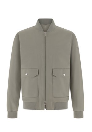 Jasnoszara kurtka bomber z kołnierzem stojącym, przednim zamkiem błyskawicznym, dwoma naszywanymi kieszeniami na zatrzaski oraz ściągaczami na mankietach i dole. Gładka faktura.
