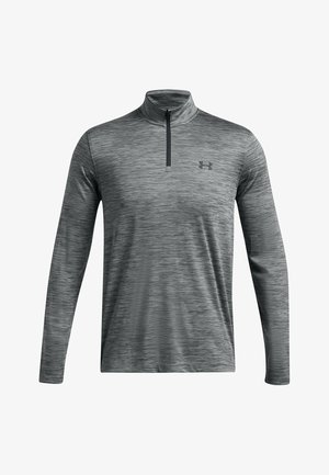 Sivý pulóver s dlhými rukávmi a polovičným zipom, s textúrovaným vzorom a malým čiernym logom na ľavej hrudi.