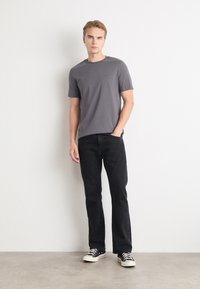 BOSS THOMPSON - Jednoduché tričko - medium grey