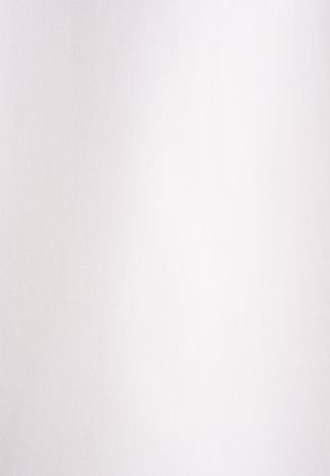 Lichtgekleurde stof met een gladde textuur, uniforme oppervlakte en subtiele glans. Geen zichtbare patronen of versieringen.