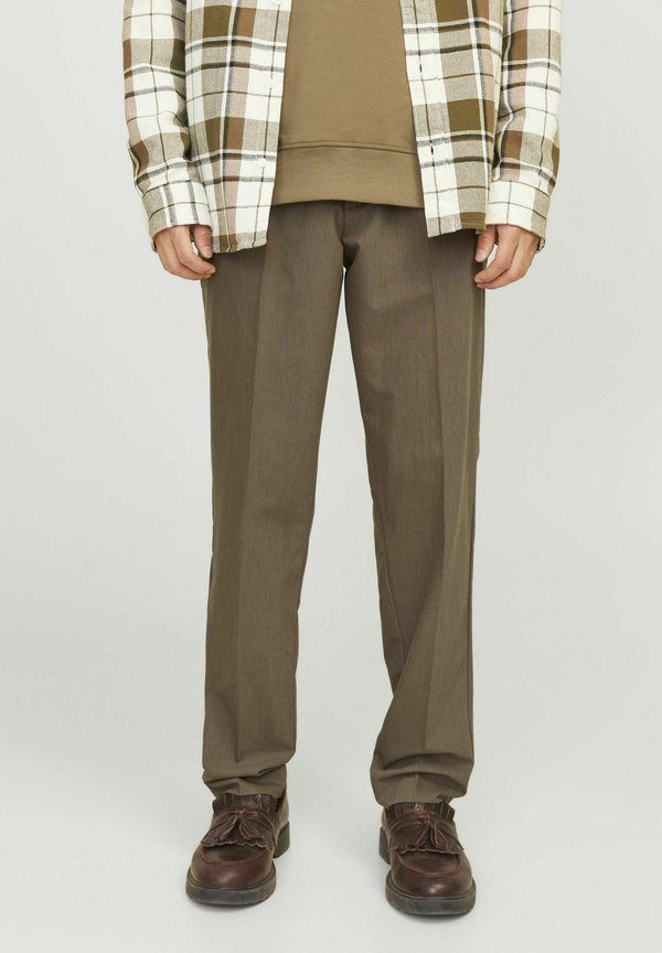 STACE - Chino - elmwood