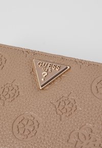 Guess CRESIDIA LARGE ZIP AROUND - Portafoglio - dark taupe