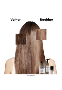 Hiukset ennen ja jälkeen hoidon, joissa näkyy vaurioituneet, pörröiset hiukset vastakohtana sileille, kiiltäville hiuksille kolmen L'Oréal-hiustenhoitotuotteen vierellä.