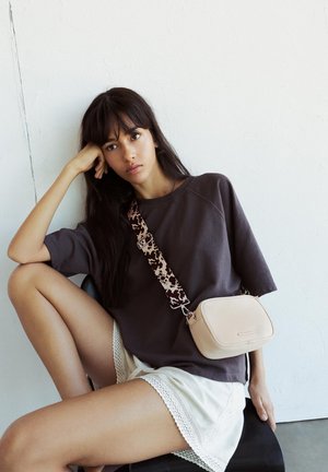 PULL&BEAR SHOULDER - Schoudertas - beige