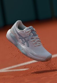 GEL CHALLENGER 15 CLAY - Παπούτσια τένις για χωμάτινα γήπεδα - white/sky