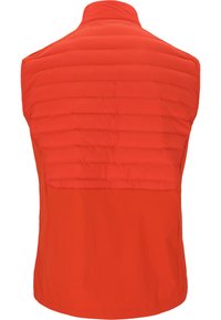 Fodrad orange väst med horisontell sömnad på övre ryggen, hög krage och en mjuk, lätt stofffinish.