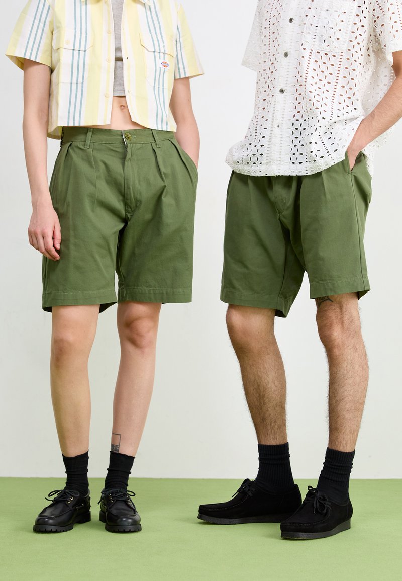 Service Works DRILL PART TIMER UNISEX - Σορτς - olive