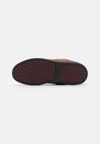 Etnies JEFFERSON MTW - Sapatilhas de skate - brown/gold/black