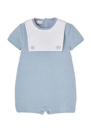 Barboteuse bébé bleu clair en tricot avec manches courtes et bavoir carré blanc fixé par deux boutons sur la poitrine.