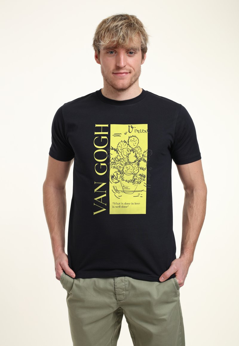 Černé bavlněné tričko s žlutou grafikou vázy s květinami, textem "VAN GOGH" a citátem, krátké rukávy, kulatý výstřih.