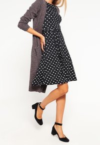 Wallis Vardagsklänning - black