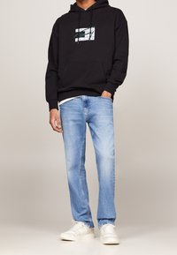 Tommy Jeans Mikina s kapucí - black
