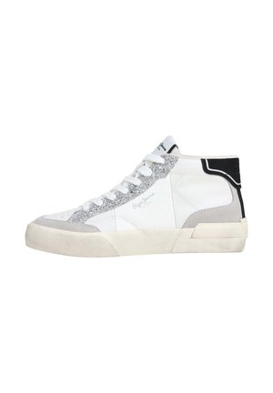 Sneaker alte bianche con accenti di glitter argentato e dettagli in suede grigi. Presentano un design testurizzato, lacci bianchi e una suola in gomma.
