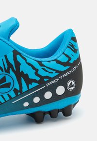 JAKO J-SFG TAKE - Fotballsko til fast underlag - sky/jet black