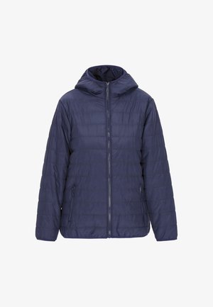 Temno modra puhovka s kapuco, z vodoravnimi šivi, sprednjim zadrgo in dvema stranskima žepoma. Gladek, lahek material.