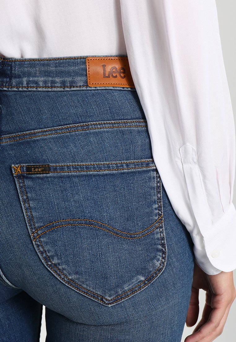 lee scarlett high ninety nine