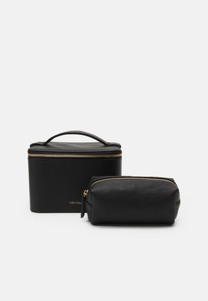 SET  - Wash bag - black