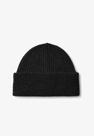 Bonnet en tricot noir avec une texture côtelée et un revers replié. Le matériau semble doux et chaud, adapté à une utilisation par temps froid.