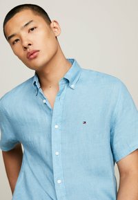 Tommy Hilfiger SHORT SLEEVE REGULAR FIT - Camicia - sleepy blue
