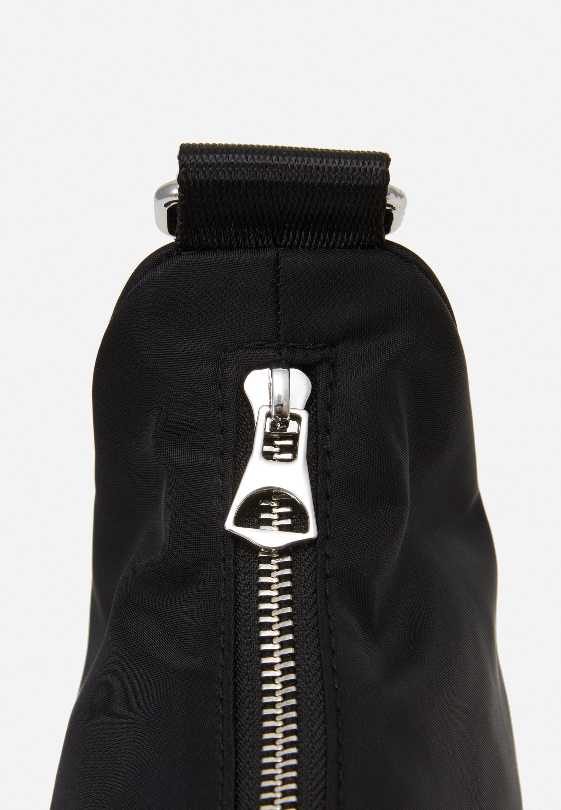 Weekday ZARI Håndveske black Zalando.no Weekday ZARI Håndveske black Zalando.no