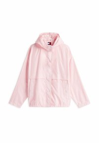Giubbotto impermeabile rosa realizzato in materiale leggero e liscio; dotato di cappuccio, bottoni a pressione e due tasche frontali. Design semplice e funzionale.