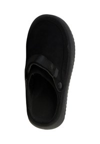 Sabot noir en caoutchouc avec une semelle texturée et une seule bride réglable sur le cou-de-pied, vu de dessus.