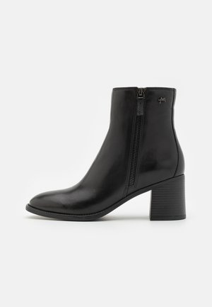LEATHER - Klasične gležnjače - black