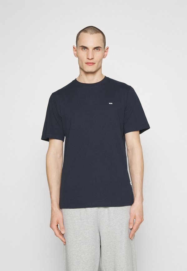 ESSENTIAL SAMI CLASSIC - Basic T-shirt