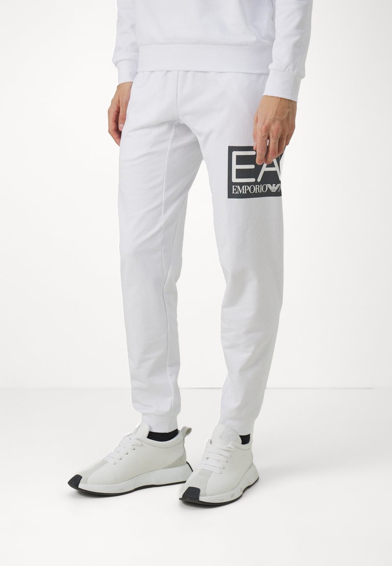 EA7 Emporio Armani - TROUSER - Tracksuit bottoms - bianco, Enlarge