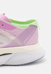 adidas Performance ADIZERO BOSTON 12 - Tenisice za cestovno trčanje - bliss lilac/metallic/semi green spark