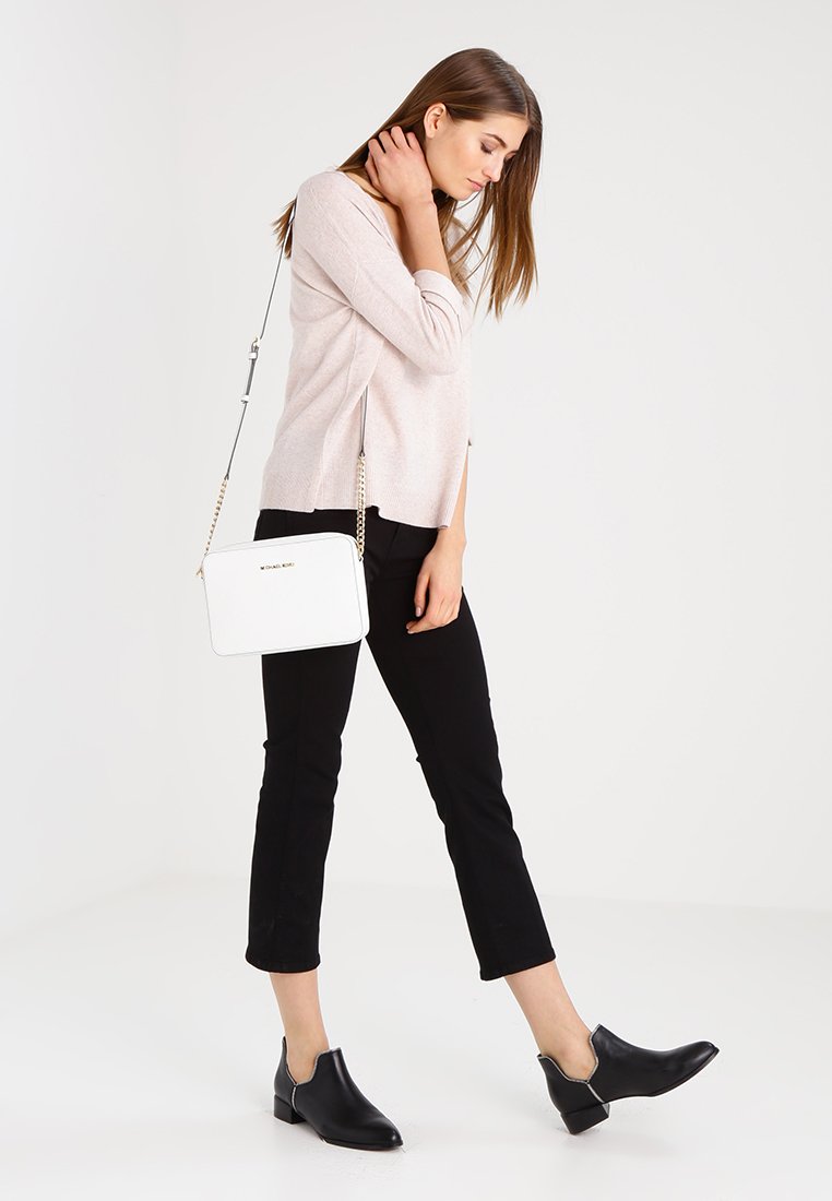 MICHAEL Michael Kors JET SET TRAVEL CROSSBODY - Skuldertasker - optic white