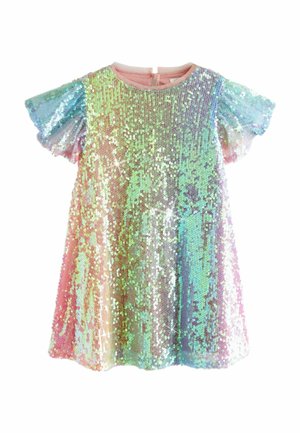 Vestido de niño pequeño de manga corta cubierto de lentejuelas iridiscentes en forma de arco iris con cuello rosa y cierre de botones en la espalda.