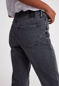 ARMEDANGELS Vaqueros rectos - mottled grey
