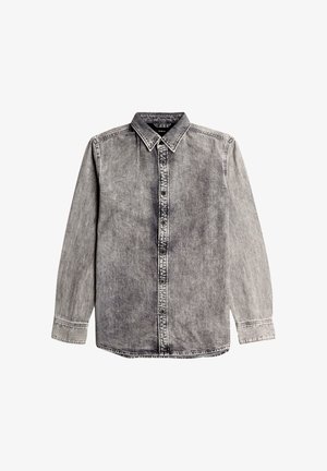 Langarm denim blouse in zwart en grijs, met een knoopsluiting aan de voorkant, kraag en zichtbare stiksels langs de naden.