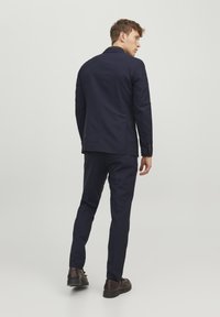 Jack & Jones PREMIUM JPRFRANCO CHECK - Completo - perfect navy checks:super slim fit