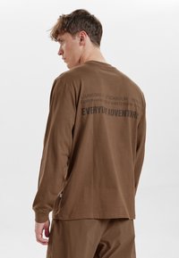 Impossibile generare il testo alternativo.