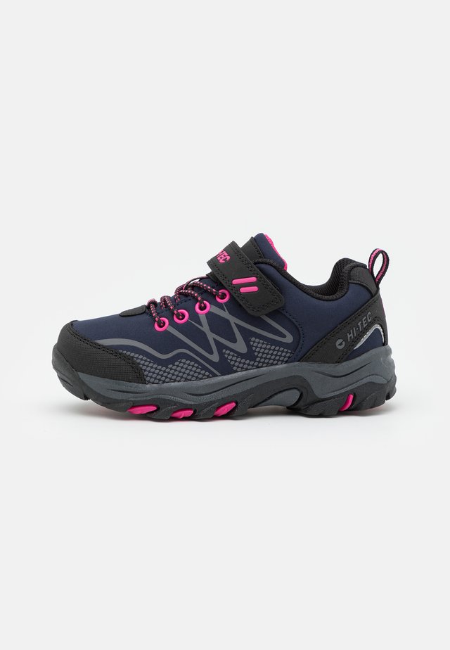 BLACKOUT LOW UNISEX - Hikingschuh - navy/magenta