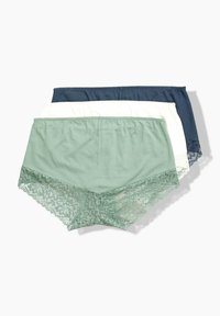 Set van drie onderbroeken van katoen en kant: zacht groen met kantafwerking, wit en donkerblauw, elk met een comfortabele elastische tailleband.
