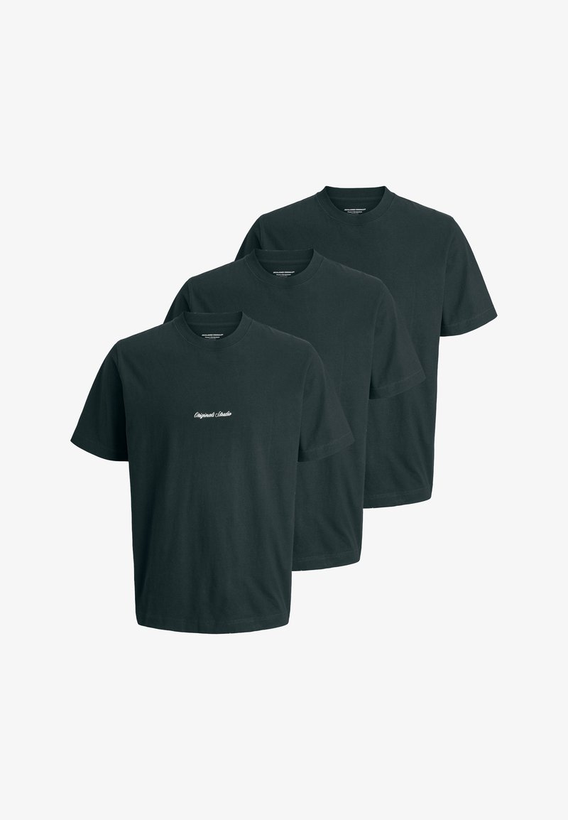 Trois t-shirts noirs à manches courtes avec col rond, disposés en pile décalée, avec un petit texte blanc « Original Studio » sur le devant.